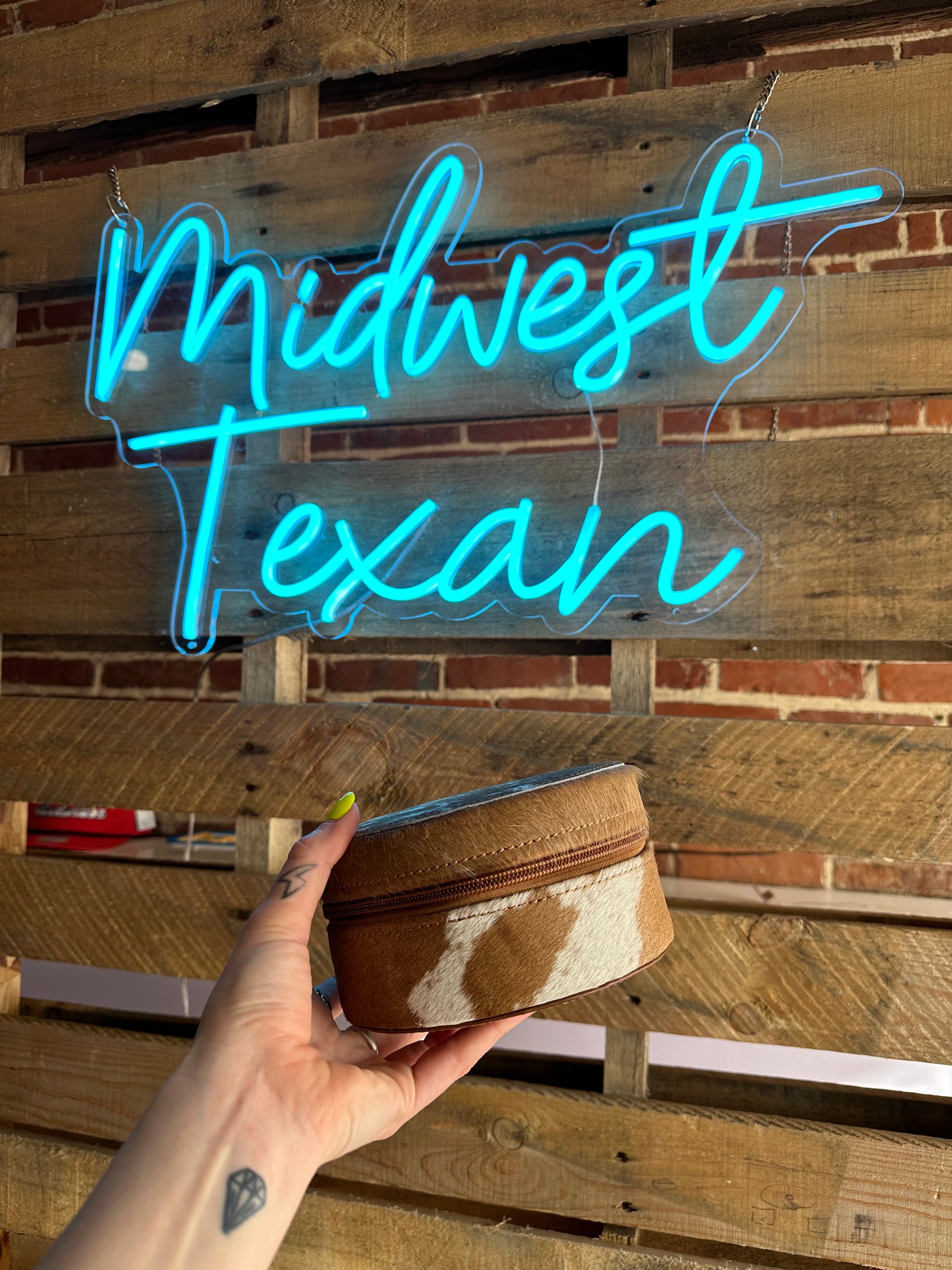 Round Cowhide Jewelry Case