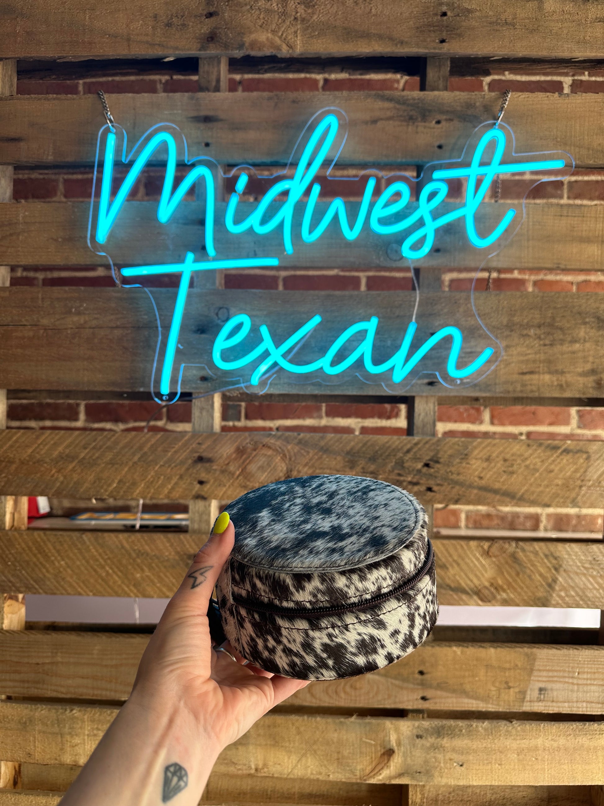 Round Cowhide Jewelry Case