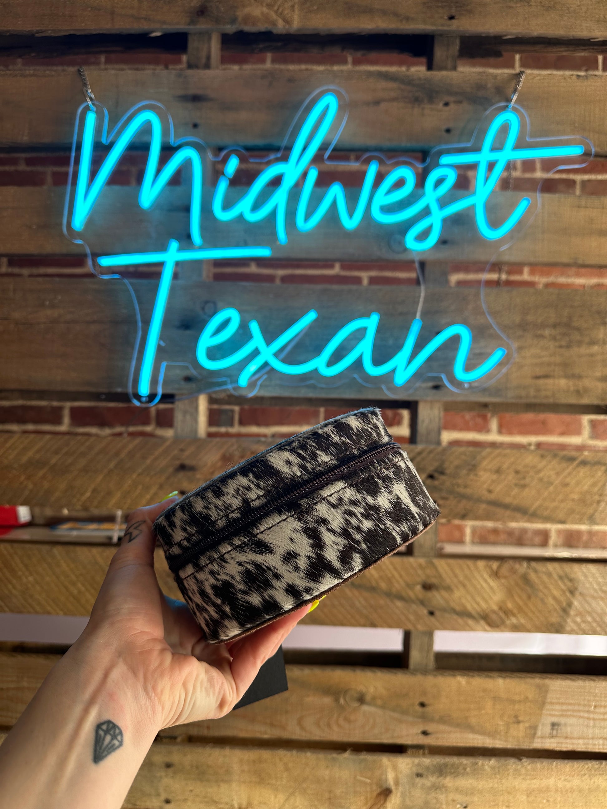 Round Cowhide Jewelry Case