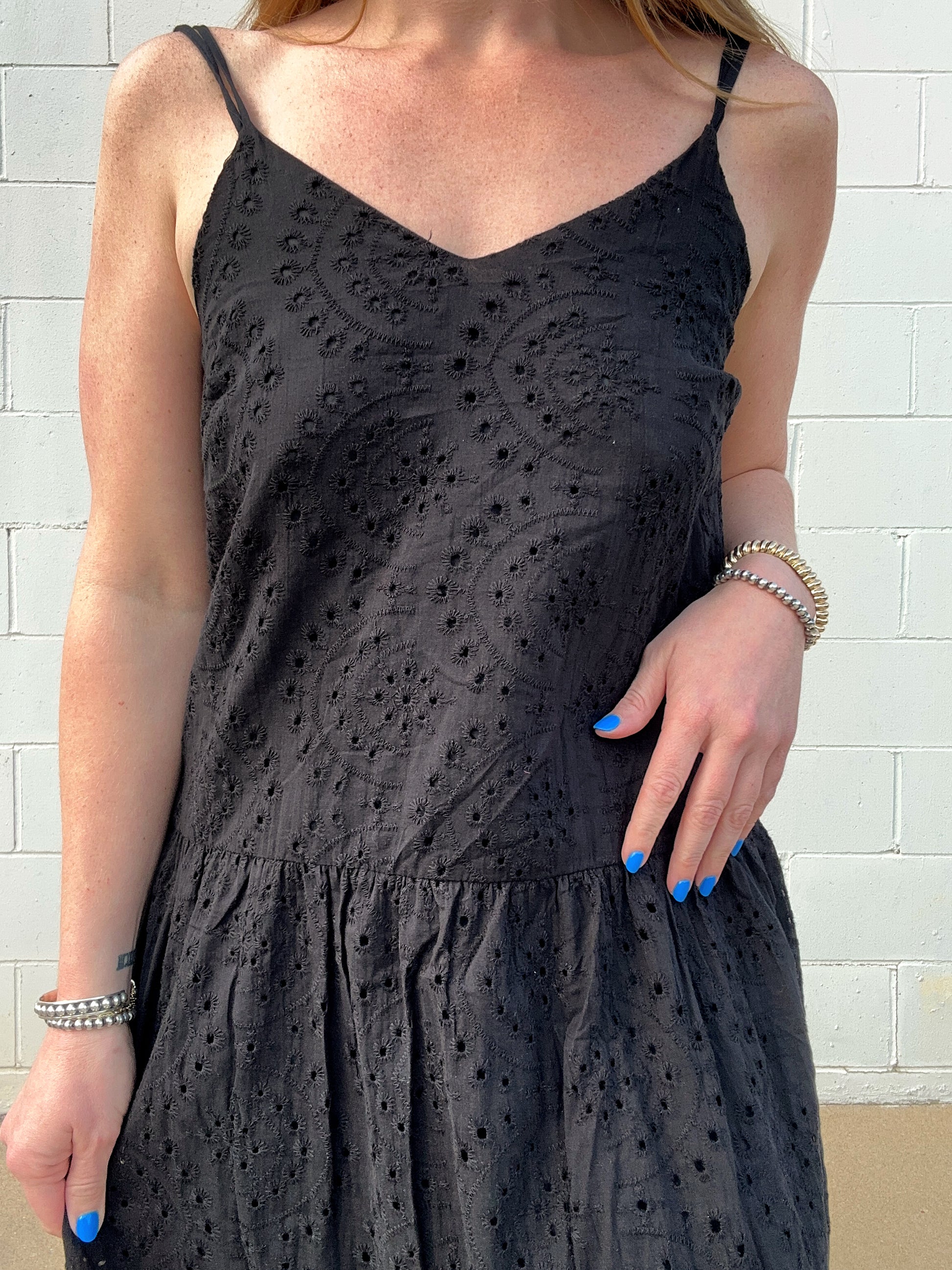 Middle Of Nowhere Maxi Dress (BLACK)